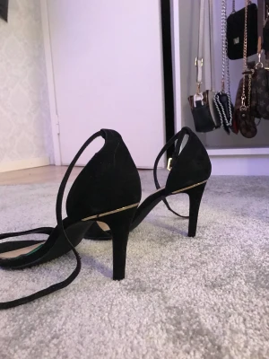 Svarta klackar  - 40 