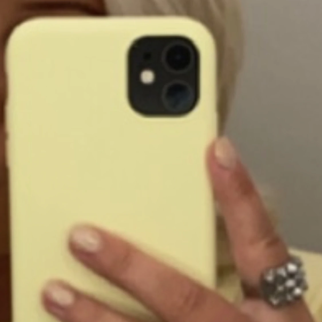 Holdit skal IPhone11 - 90