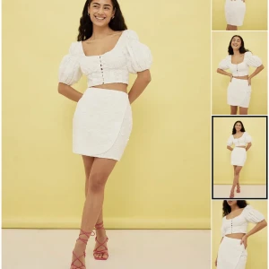 Kjol från NA-KD - En vit kjol från NA-KD, helt oanvänd. Storlek 36. Nypris 349kr. Köparen står för frakt. 