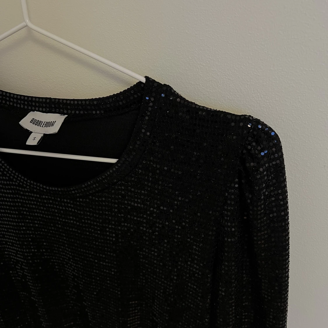 Svart, glittrig klänning - 90