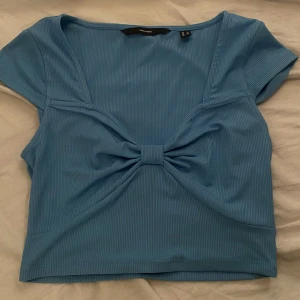 Blå topp - Blå topp från veramoda. Använd 1 gång. 