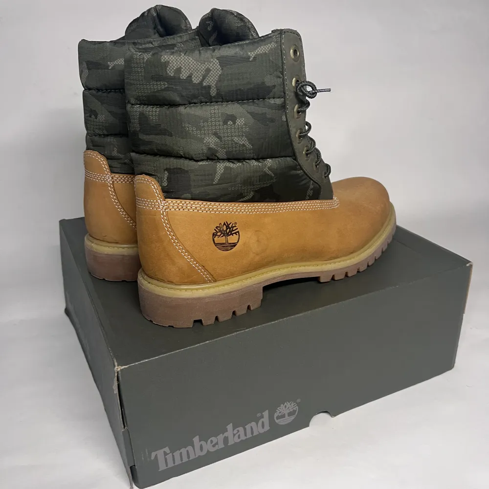 Timberland Men's 6 Inch Premium Puffer Wheat Boot.   EU 44.5 / US 10.5 / UK 10 Fits like: EU 46 / US 12 / UK 11. Skor.