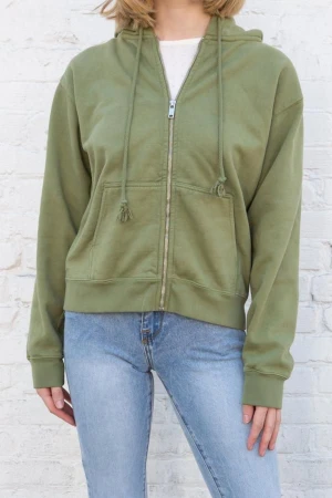 Christy hoodie matcha green! - Säljer denna helt slutsålda populära zip up hoodie i matcha green! Väl använde men inga defekter alls, mycket bra skick. Super fin färg och är även gosig och varm! Skriv för fler bilder, andra bilden är lånad! Nypris: 420!💚