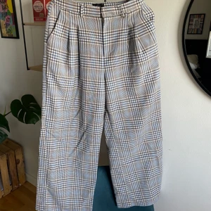 Rutiga byxor - Wide leg. Köpta förra året. Supersköna.