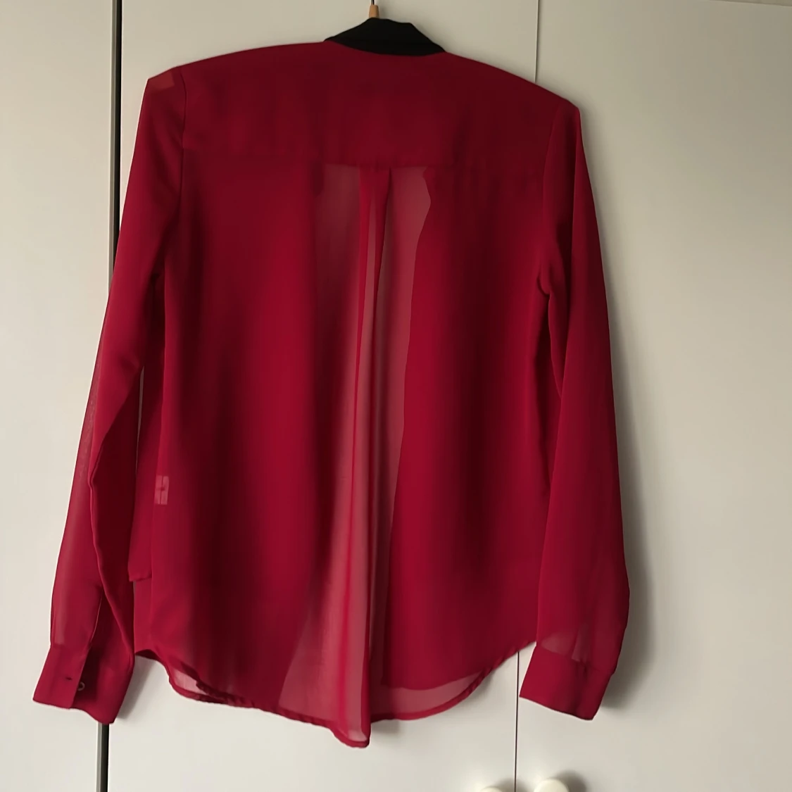 Tunn blus i mesh - 90