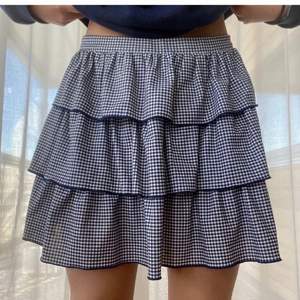 Superfin kjol från zara storlek s💓SÄLJER FÖERA POPULÄRA ZARA KJOLAR!💓TRYCK EJ PÅ KÖP DIREKT!!