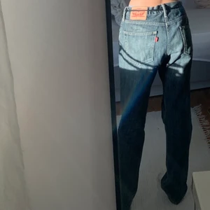 Levis jeans - Rensade ut min gaderob och säljer alla byxor som är för stora!! 💞 köparen står för frakten men jag möter även upp i Lund💞