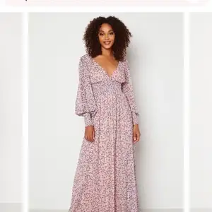 Någon som säljer denna klänningen från Goddiva? 