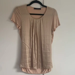 Silkes top - Silke fram och viskos i baksidan 