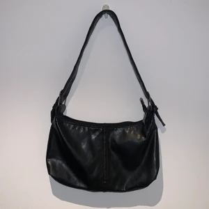 Svart handväska - Svart handväska 