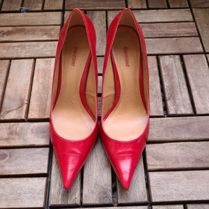Festskor, höga klackar - Fina, lätt använda röda festskor