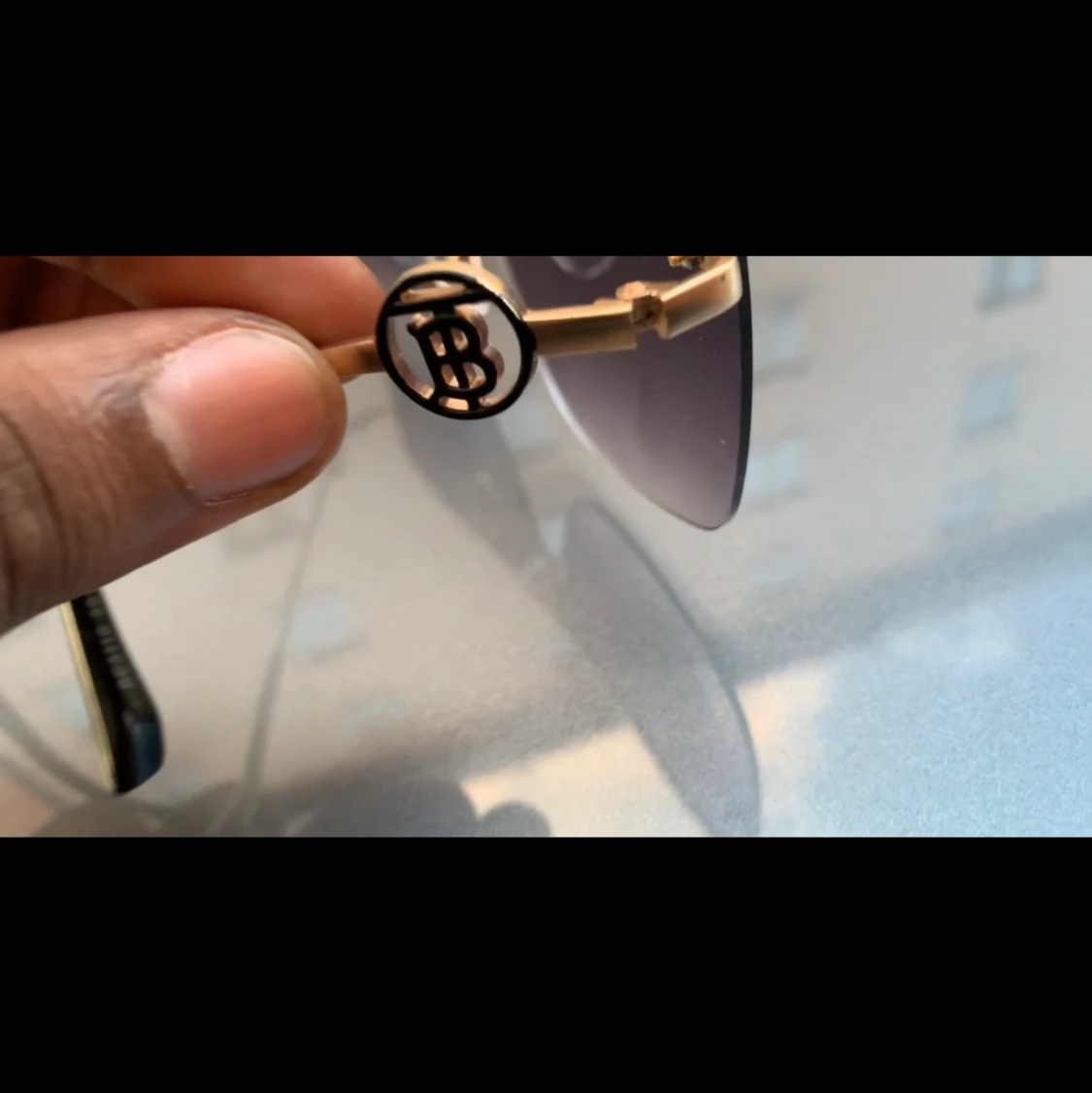 Burberry solglasögon  - 91