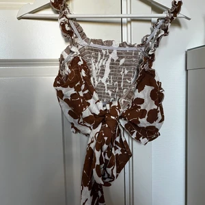 Somrig Topp - Somrig Topp  Storlek: S  Använd 1 gång 