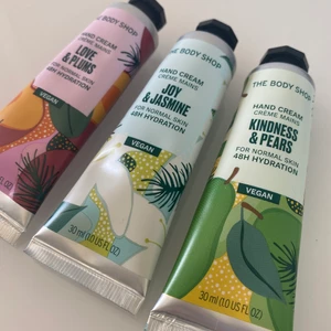 The body shop handkrämer  - 3 oöppnade handkrämer från the body shop (kindness & pears, love & plums, joy & jasmine)