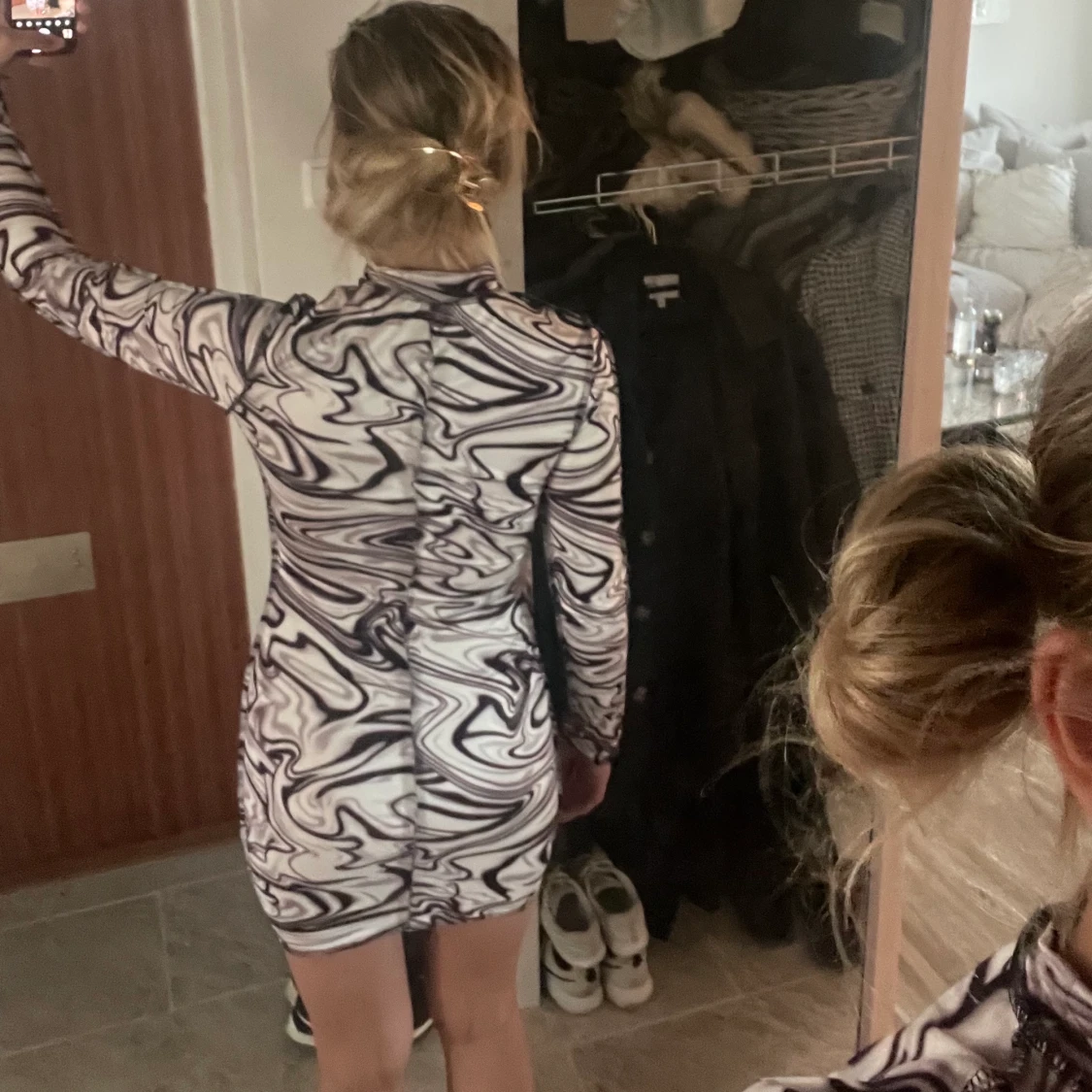 Mönstrad klänning - 90