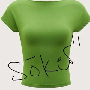 Shein topp - SÖKER denna shien topp i grönt och svart i storlek XS!! 💚 skriv om du kan tänkas sälja så kmr vi överens om ett bra pris!!