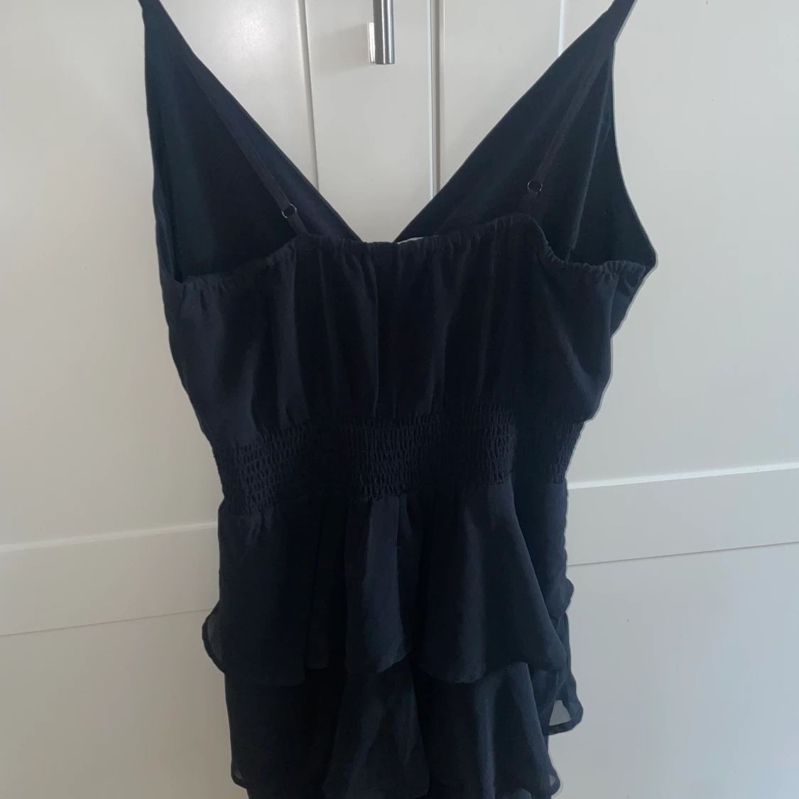 Svart utsvängd klänning, storlek M - 90