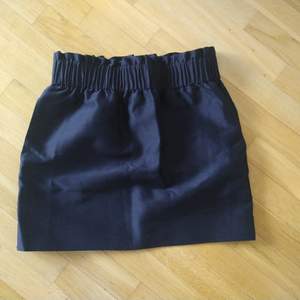 COS wool mini skirt with pockets, never worn, straight fit 