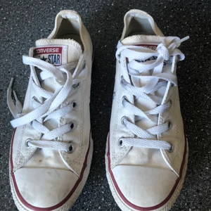 34 - Säljer dessa skor då dom är för små, storlek 34 och säljer för 150 plus frakt 