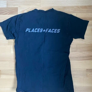 Places plus faces - P+F tshirt, köpt från ettresex för nått år sen, storlek: S, fritt att ställa frågor!😁