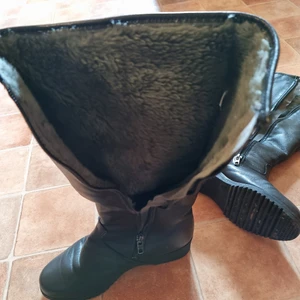 Stövlar - Fodrade varma och goa använda en gång. Som ny