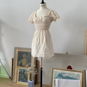 Söt sommarklänning 🌷🌻 - En söt midsommarklänning från NA-KD🌸