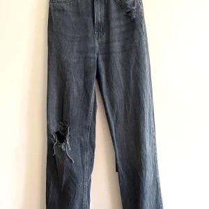 Jeans  - Grå jeans från hm. Supersnygga och bekväma. 