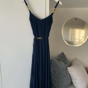 Ida Sjöstedt klänning - Superfin klänning från Ida Sjöstedt! Köpt för många år sedan men använd 5 gånger så i väldigt fint skick! Storlek S