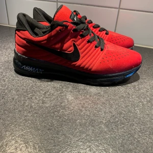 Nike AirMax - Strl 39, i mycket bra skick. Säljer pga att jag inte använder
