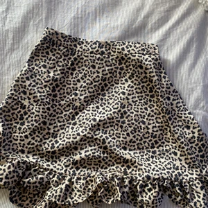 Kjol från nakd storklek 38 - Jätte fin kjol från nakd knappt änvänd