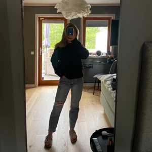 gråa jeans - coola gråa jeans från zara🥰