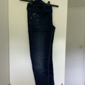 G-Star Jeans dam - G-Star Jeans, i använt skick. W: 29 L: 32. Inköpspris ca 1099.