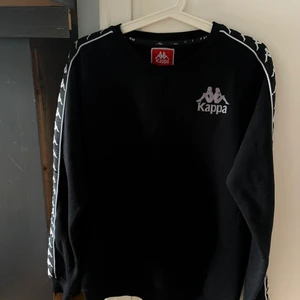 Kappa tröja  - Kappa tröja i nyskick, använd fåtal gånger. 