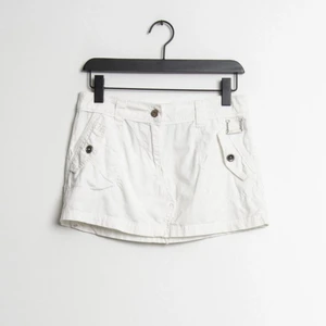 Lågmidjad kjol - Lågmidjad cargokjol🌟 Bra skick💕 skriv för egna bilder. Köpare står för frakt!