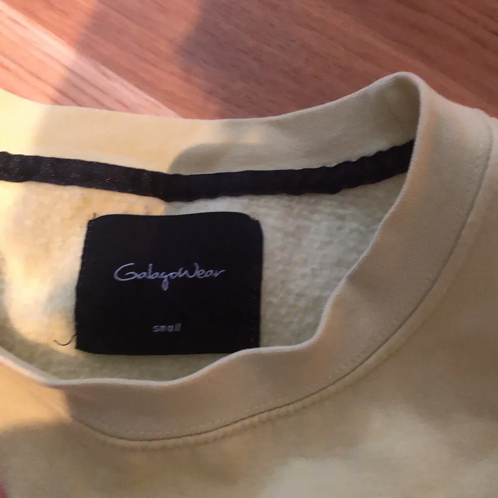 En galagowear sweatshirt i storlek Small. Bra skick, använd 3-4 gånger. Säljer pga att den blivit för liten.. Tröjor & Koftor.