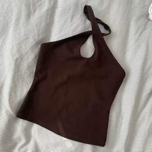 Topp - Finaste bruna topp i halterneck, fint material och knappt använd! Strl XS