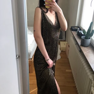 Massimo Dutti klänning  - Storlek 36