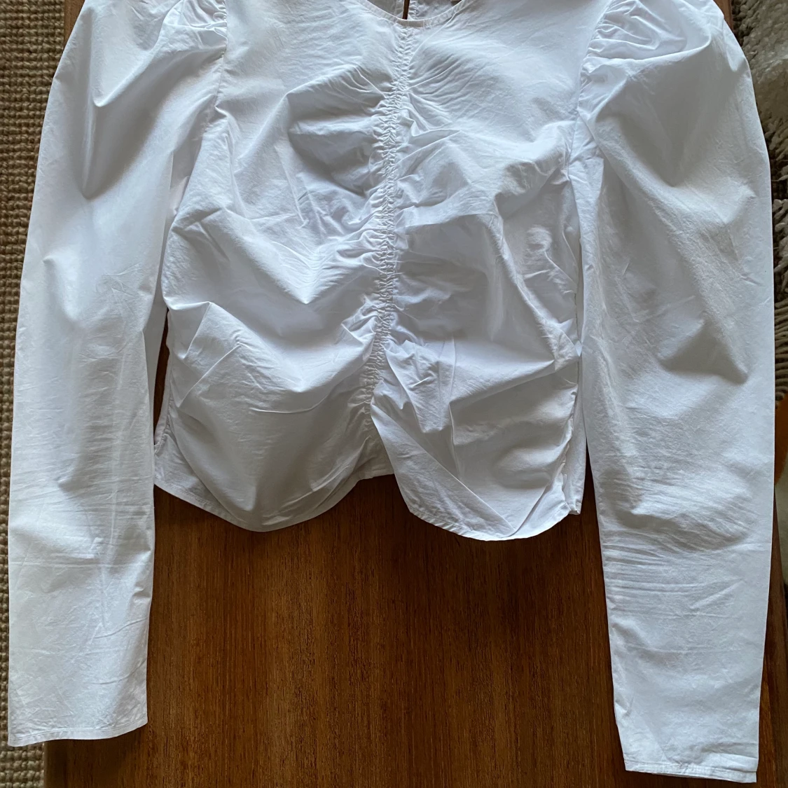 Vit draperad topp H&M trend - 90