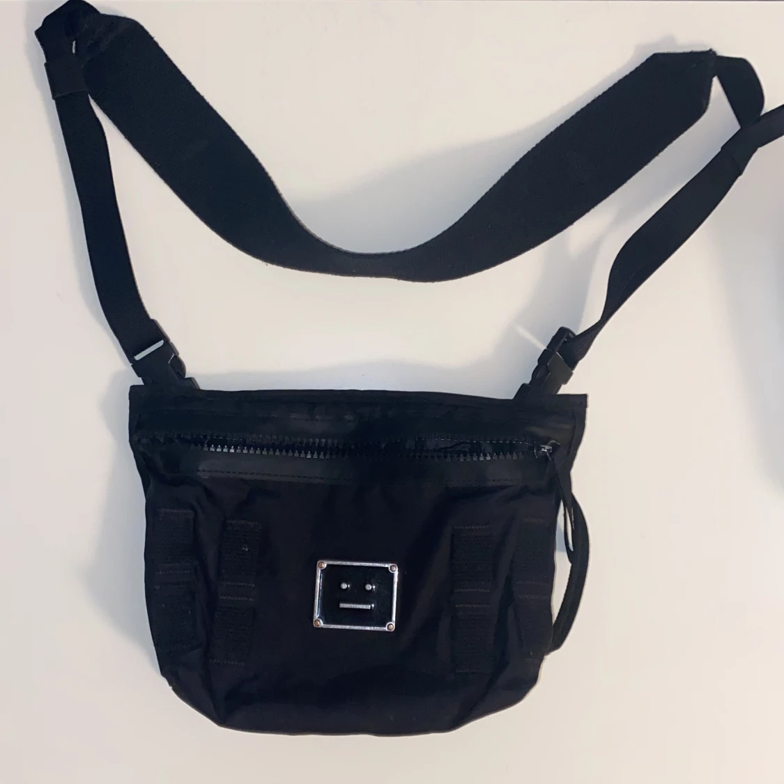 Acne studios axelväska - 90