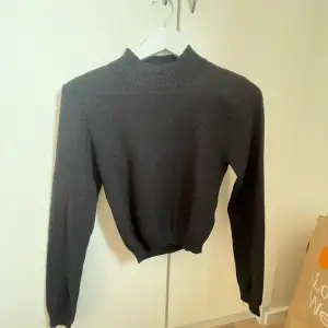 En superfin tröja/topp från cotton:on, ordinarie pris 199kr