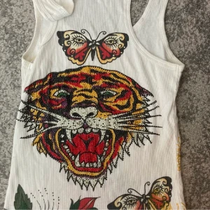 Ed Hardy linne  - Skitsnyggt ed Hardy linne! Bara att skriva om du vill ha fler bilder!!! 