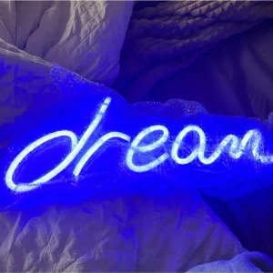 Nattlampa - Asball lampa från Fruugo. Perfekt att ha på väggen, men ligger tyvärr bara kvar i plasten då den inte passar i mitt rum! Alltså i nyskick. Behövs inga batterier! Frakt tillkommer😋🥰🕺❣️🫶😍☺️