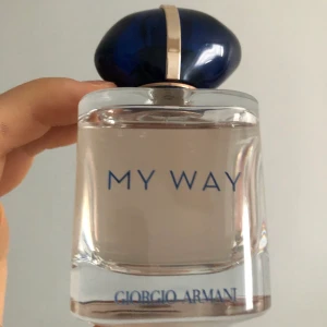 My Way Giorgio Armani 50ml  - Oanvänd 50ml Giorgio Armani parfym. Säljer pga har för många parfymer. Nypris 700