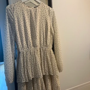 Klänning - Supersöt klänning från ginatricot i bra skick! 