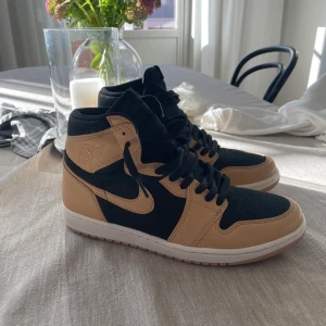 Jordan 1 - Helt oanvända skor som inte hann lämnas tillbaka i tid, storlek 44,5