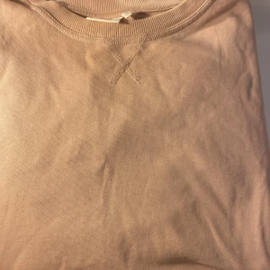 Tröja från Dobber - Säljer denna fina tröja från Dobber. Perfekt till hösten, men kommer tyvärr inte till använding. Köpt på MQ för 350 kr och i mycket gott skick. Säljes för 150 kr! 