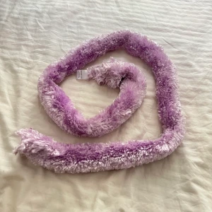 Halsduk / scarf - Möts i stockholm eller fraktar :)