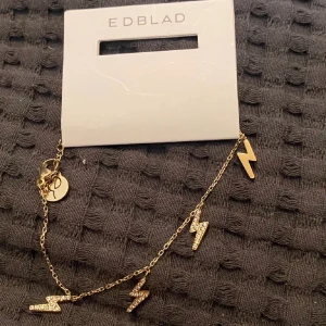 Lightning sparkle bracelet multi gold  - Jätte vackert armband från Edblad, helt oanvänt. Kommer tyvärr inte till användning då det inte är min stil av armband. Nypris: 399kr. Pris kan diskuteras ☺️