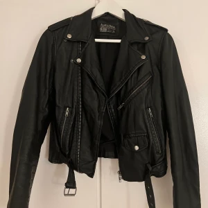Läderjacka  - Läderjacka i storlek S. Gott skick! 