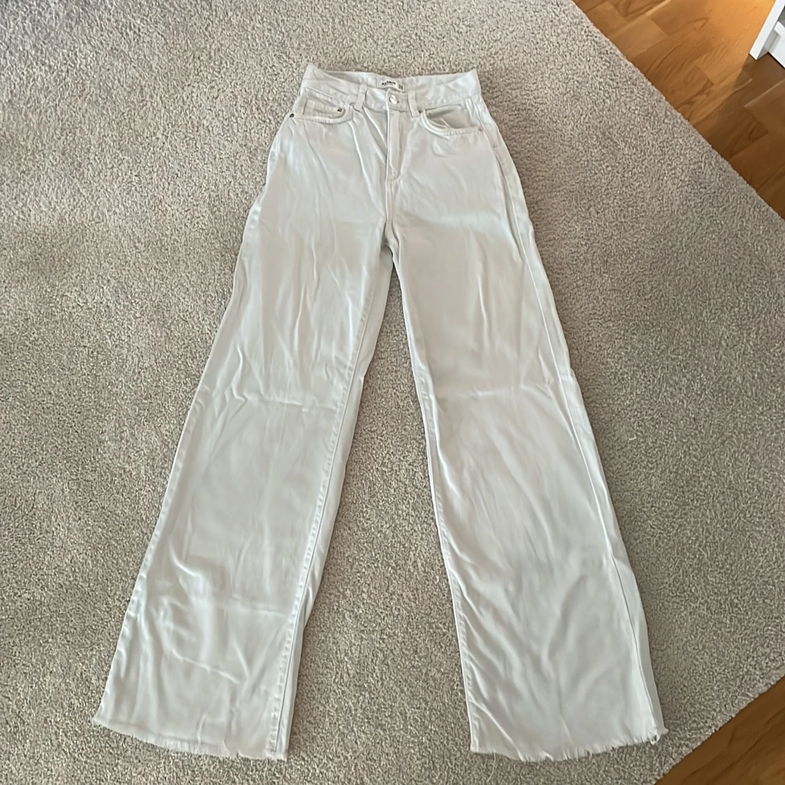 Pull&bear jeans vita storlek 32